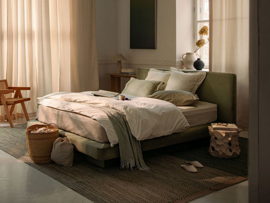 Linea Bed With Headboard