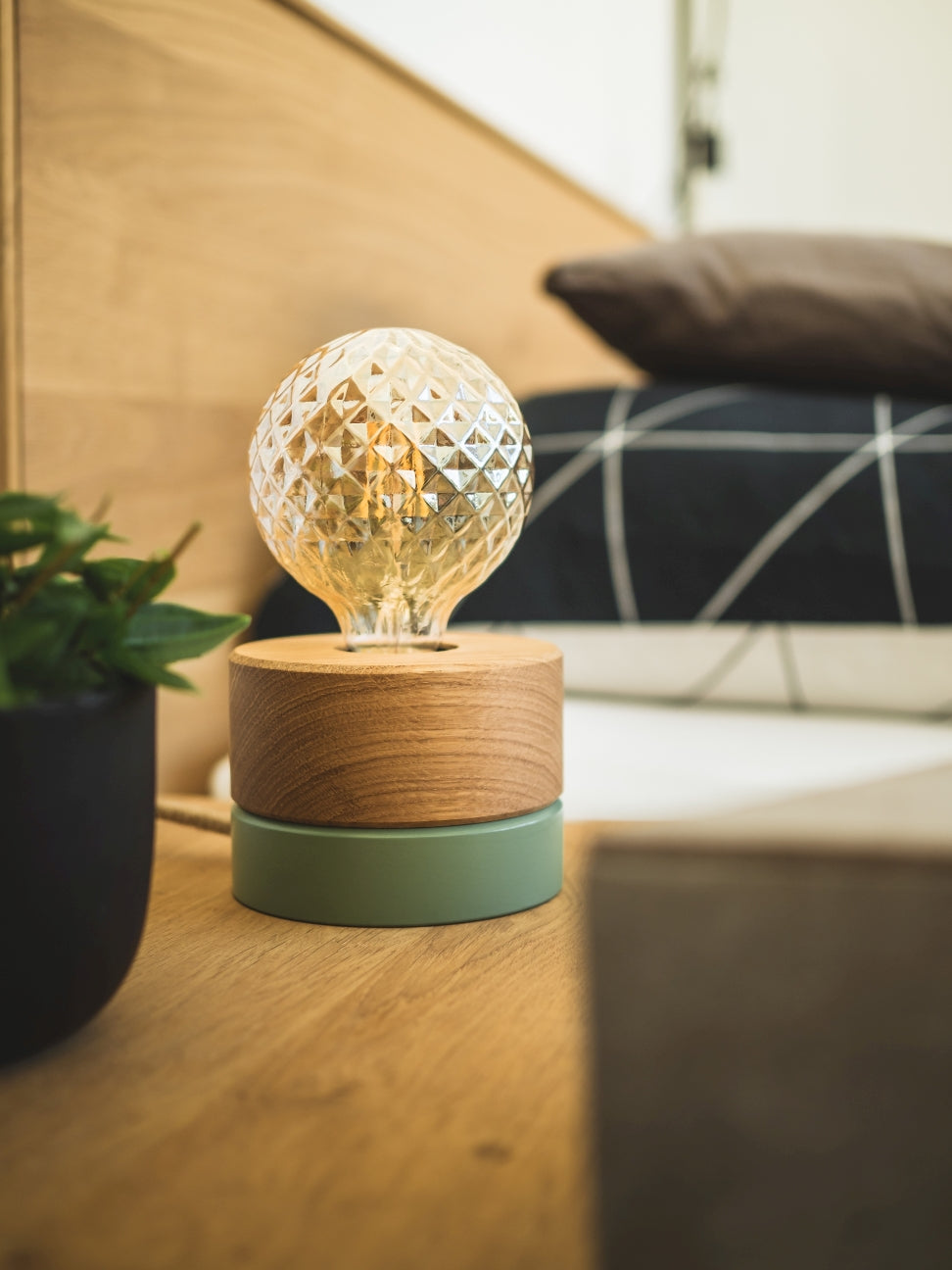 ALMUT 0239 Scandinavian Wood Table Lamp Swiss Pine