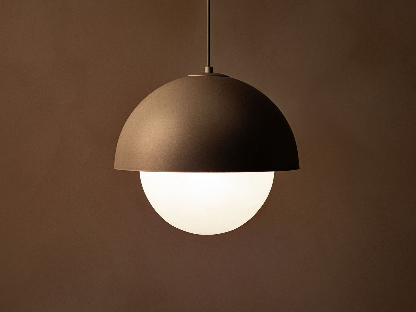 Lighting Metall Beige Kora — Wohnbeispiel