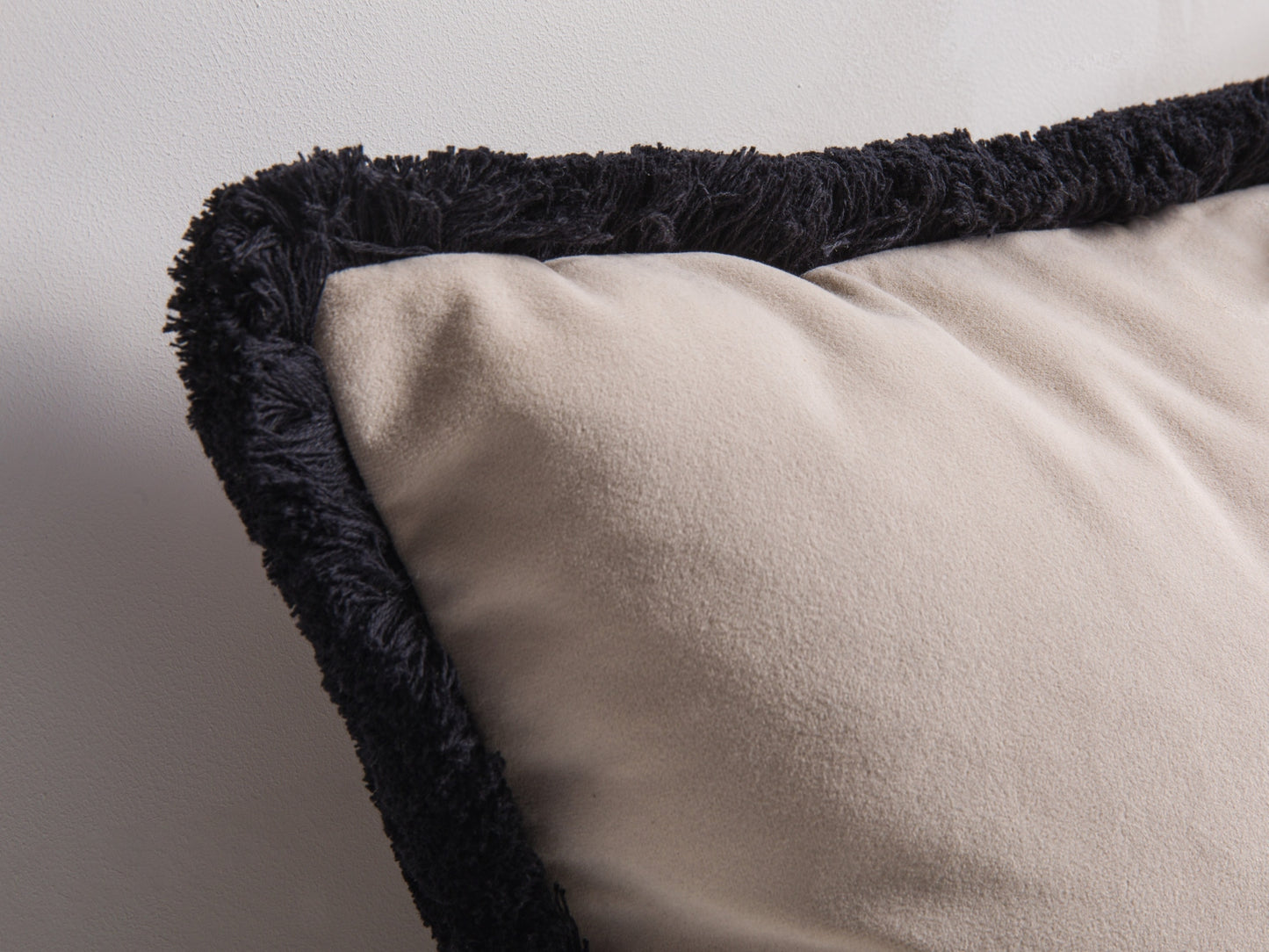 Kissen Samt Beige Hippy — Detailansicht