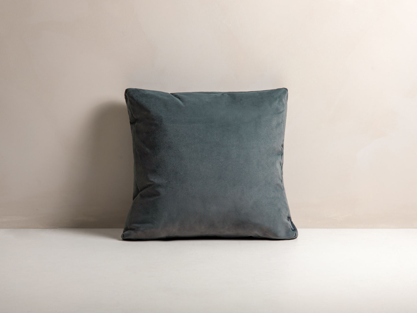 Kissen Samt Blau Mono — Grey