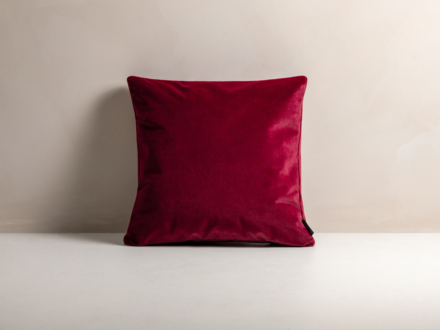 Kissen Samt Blau Mono — Dark Red